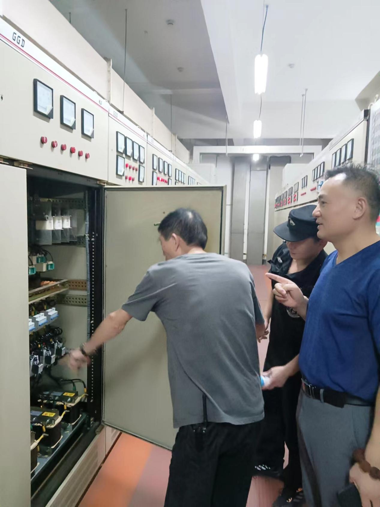 當好商城安全“守夜人”！錢江商城開展安全夜查行動